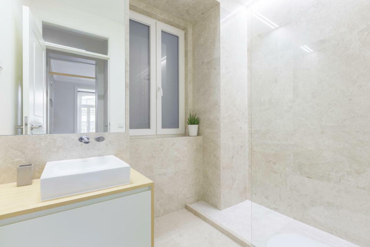 Cosy Marques De Pombal Apartment Lisbon Luaran gambar