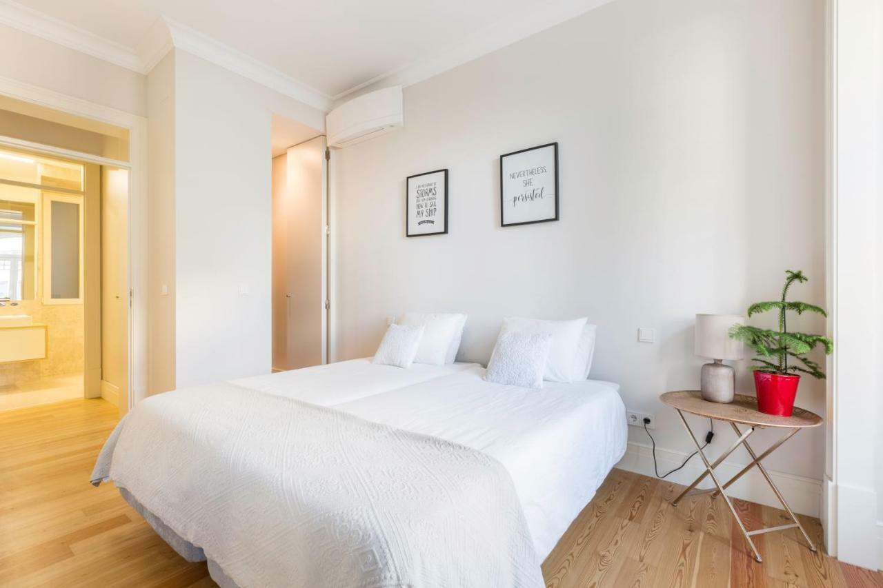 Cosy Marques De Pombal Apartment Lisbon Luaran gambar