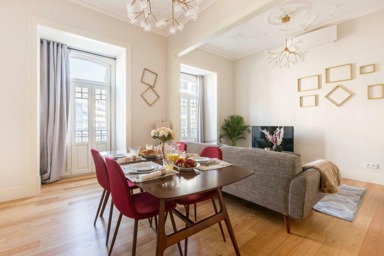 Cosy Marques De Pombal Apartment Lisbon Luaran gambar